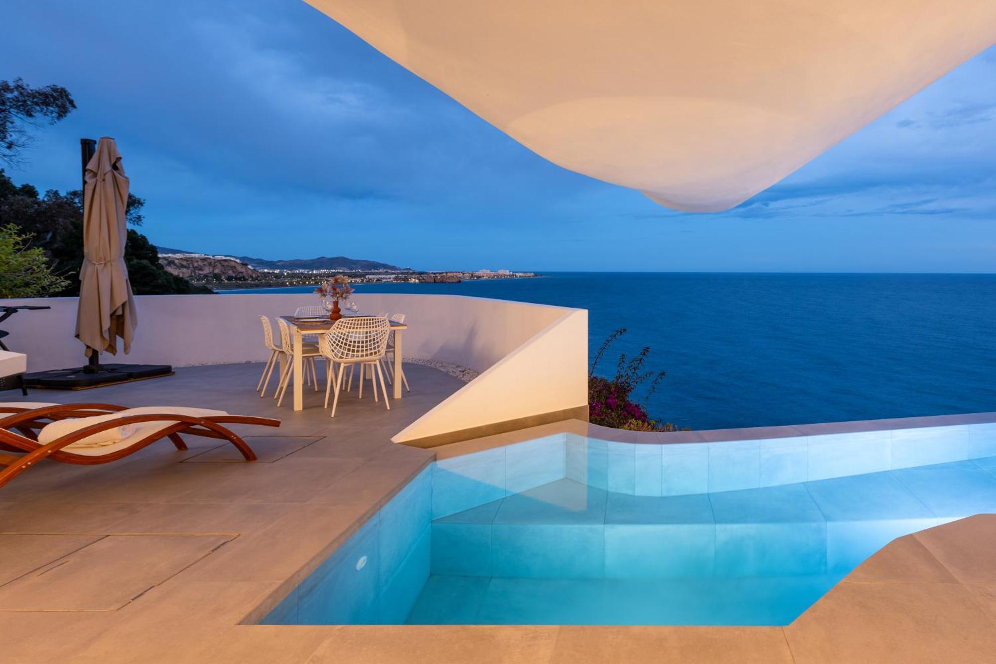 Rentitspain Casa Del Acantilado Piscina Climatizada Salobrena Luaran gambar